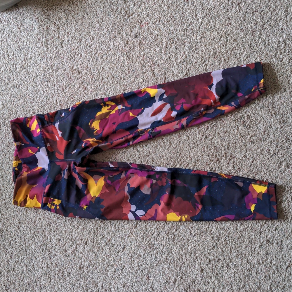 Old Navy High-Waisted Elevate Powersoft 7/8-Length Side-Pocket Leggings, size M